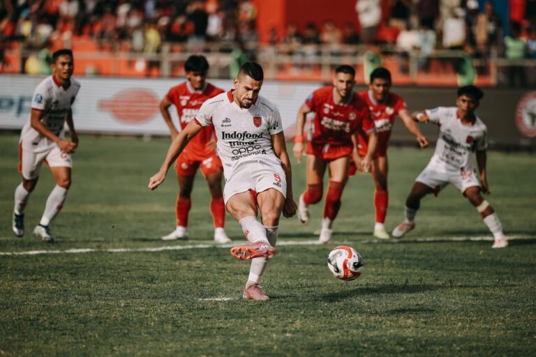 Bali United Bungkam Semen Padang 3-1 di Stadion Haji Agus Salim